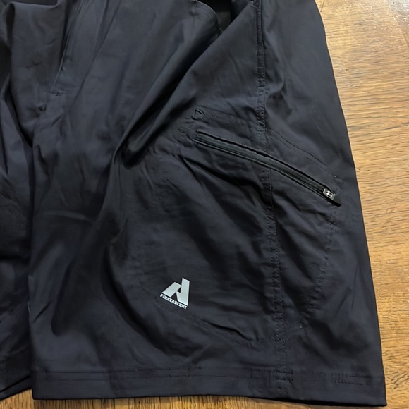 NWT Men’s Eddie Bauer size 44 Guid Pro Shorts 9” - Picture 2 of 10